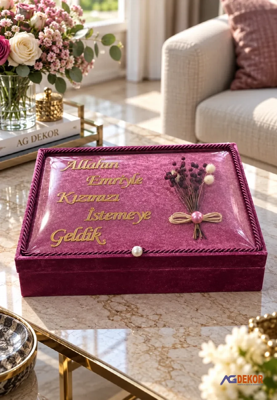 Camlı dörtgen kız isteme kutusu