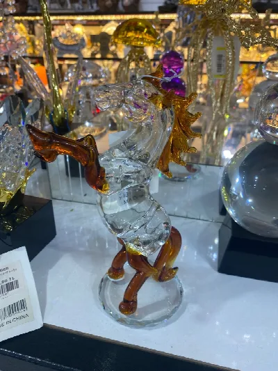Dekoratif kristal şahlanmış at