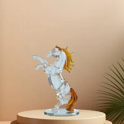 Dekoratif kristal şahlanmış at