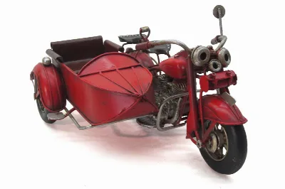Dekoratif sepetli metal motorsiklet