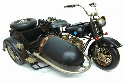 Dekoratif sepetli metal motorsiklet
