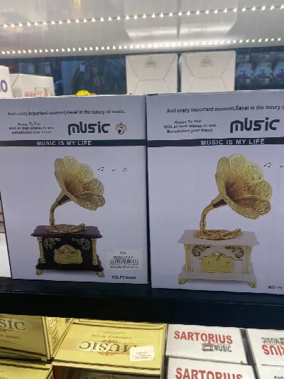Gramafon müzik kutusu orta