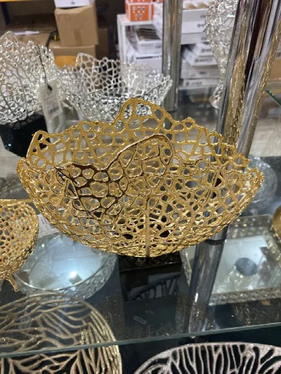 Kristal ayaklı pirinç metal sepet