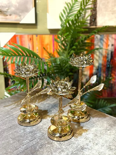 Kristal taşlı 3lü nilüfer mumluk (altın)
