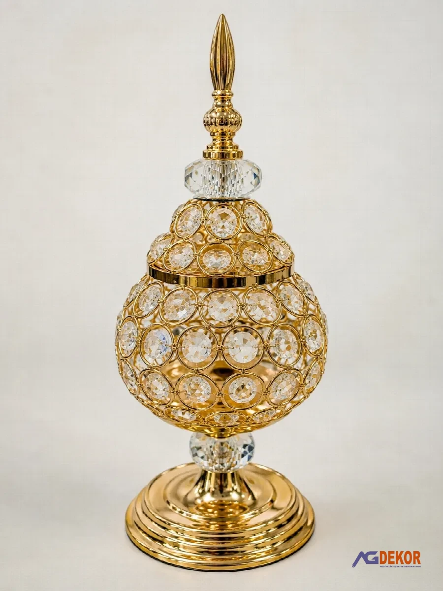 Kristal taşlı küp obje (altın)