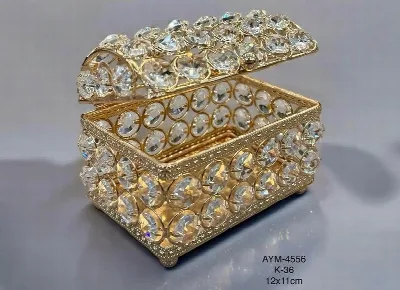 Kristal taşlı takı kutusu