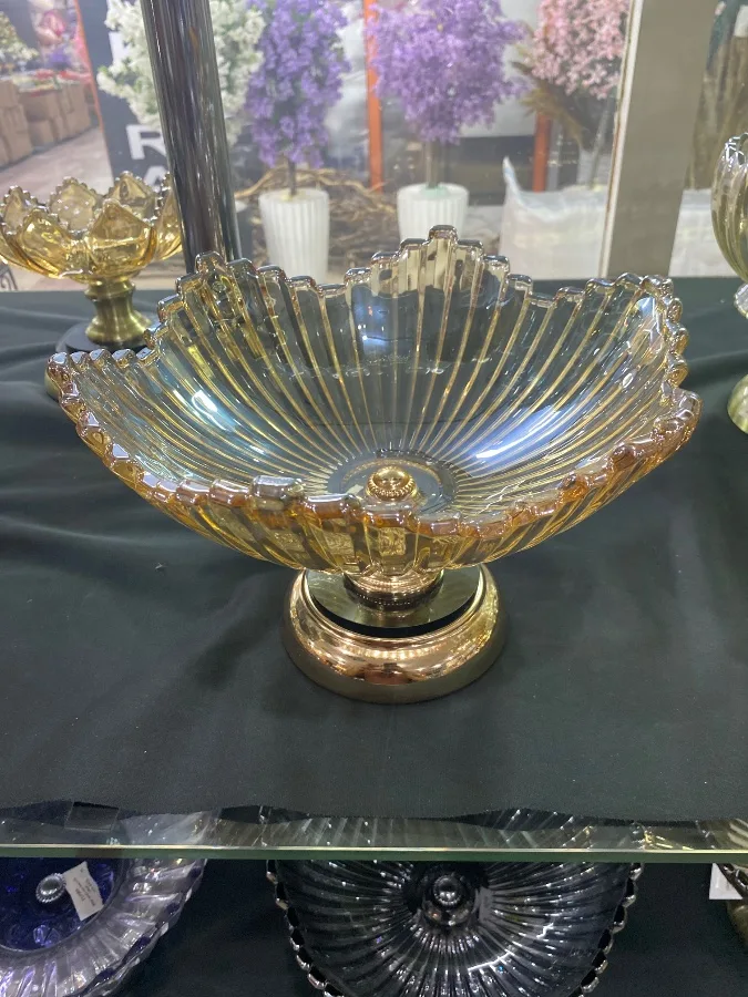 Metal ayaklı cam meyvelik (altın)