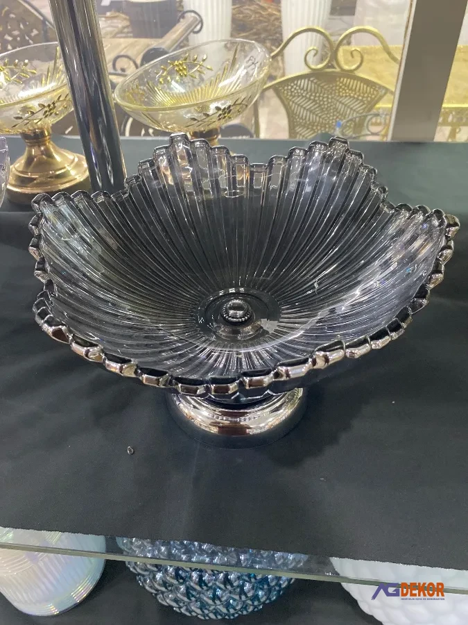 Metal ayaklı cam meyvelik (gümüş)