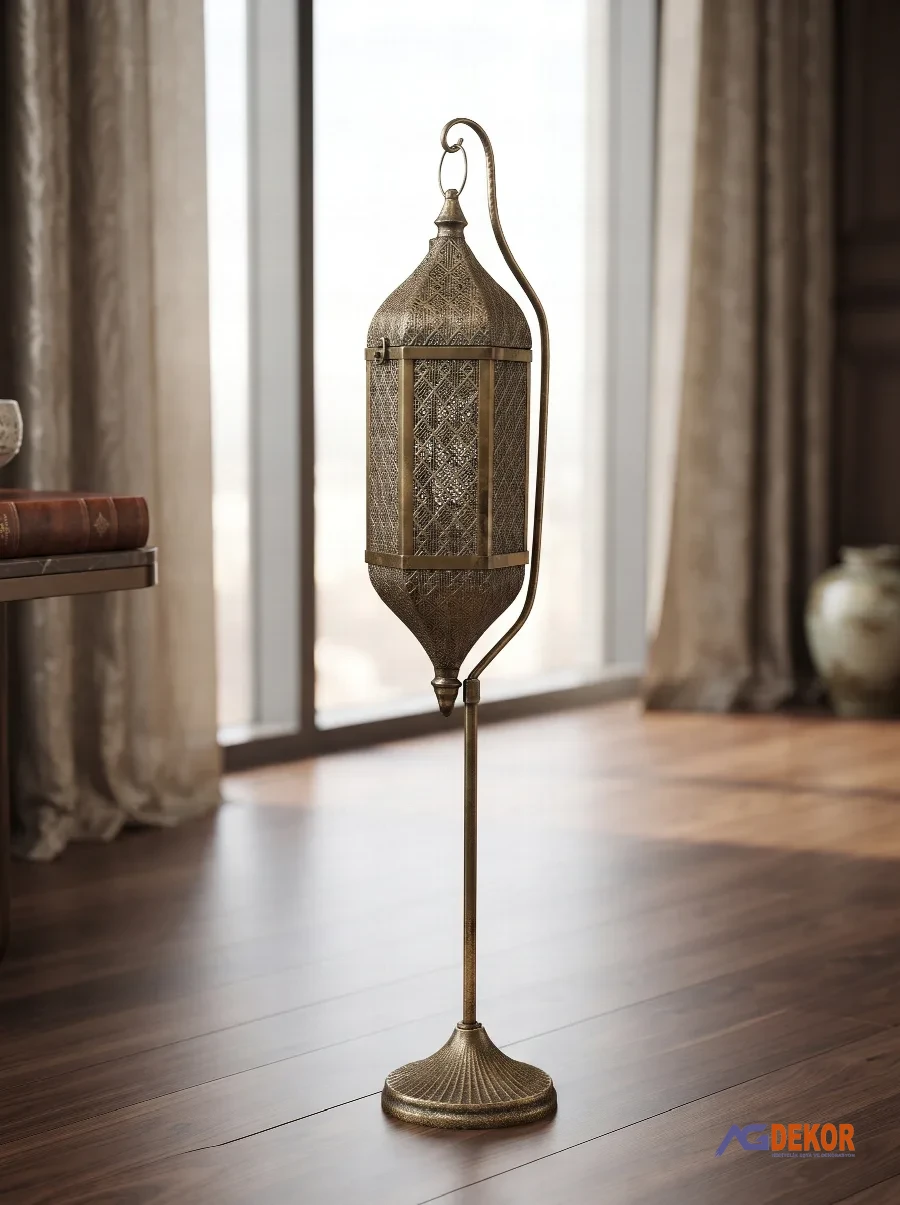 Otantik metal ayaklı fener
