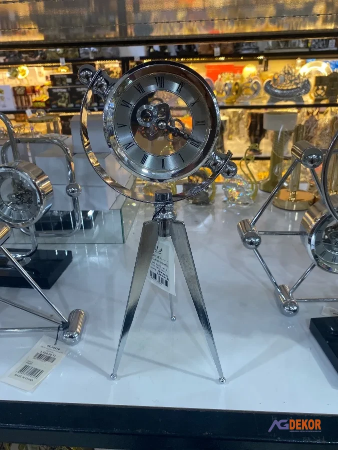 Tripod ayaklı metal ithal masa saati (gümüş)