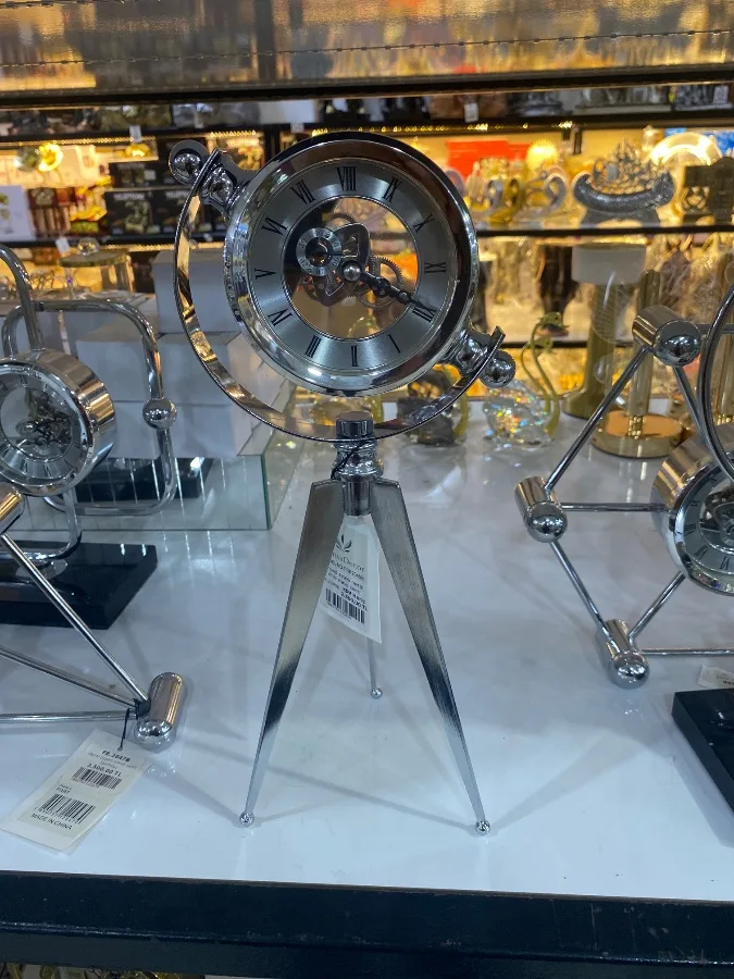 Tripod ayaklı metal ithal masa saati (gümüş)